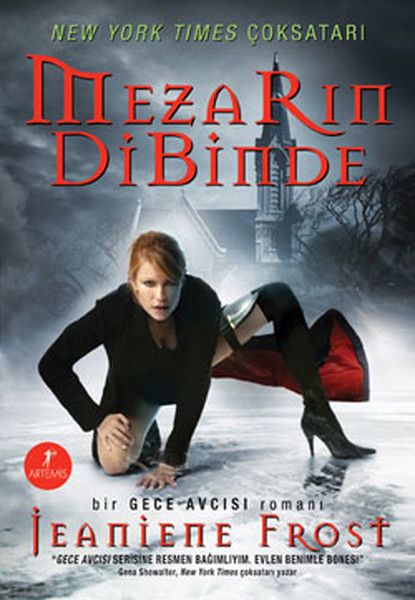 Mezarın Dibinde - Jeaniene Frost kitap kapağı